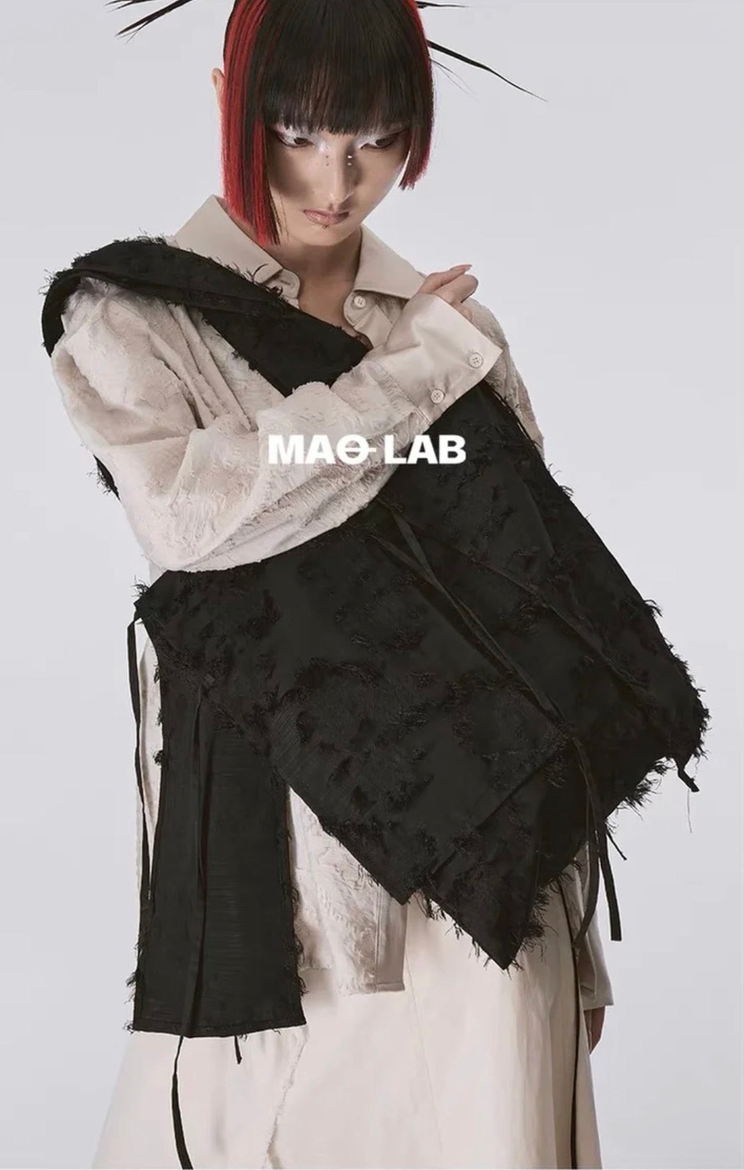 Dark Daisy Embossed Handmade Shoulder Bag