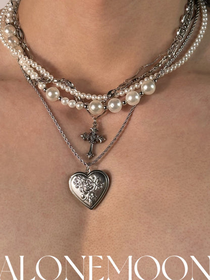 Disordered Pearl Beaded Layered Choker