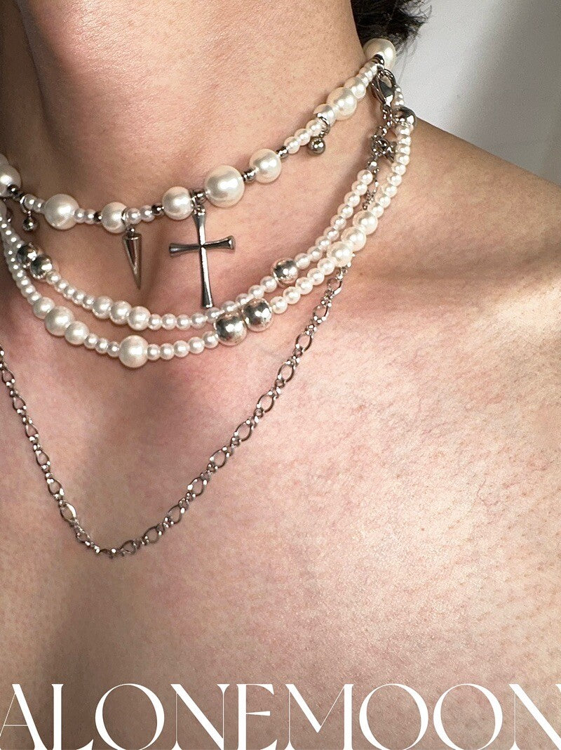 Disordered Pearl Beaded Layered Choker