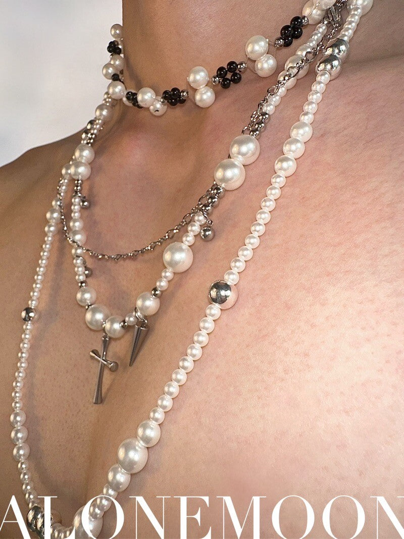 Disordered Pearl Beaded Layered Choker
