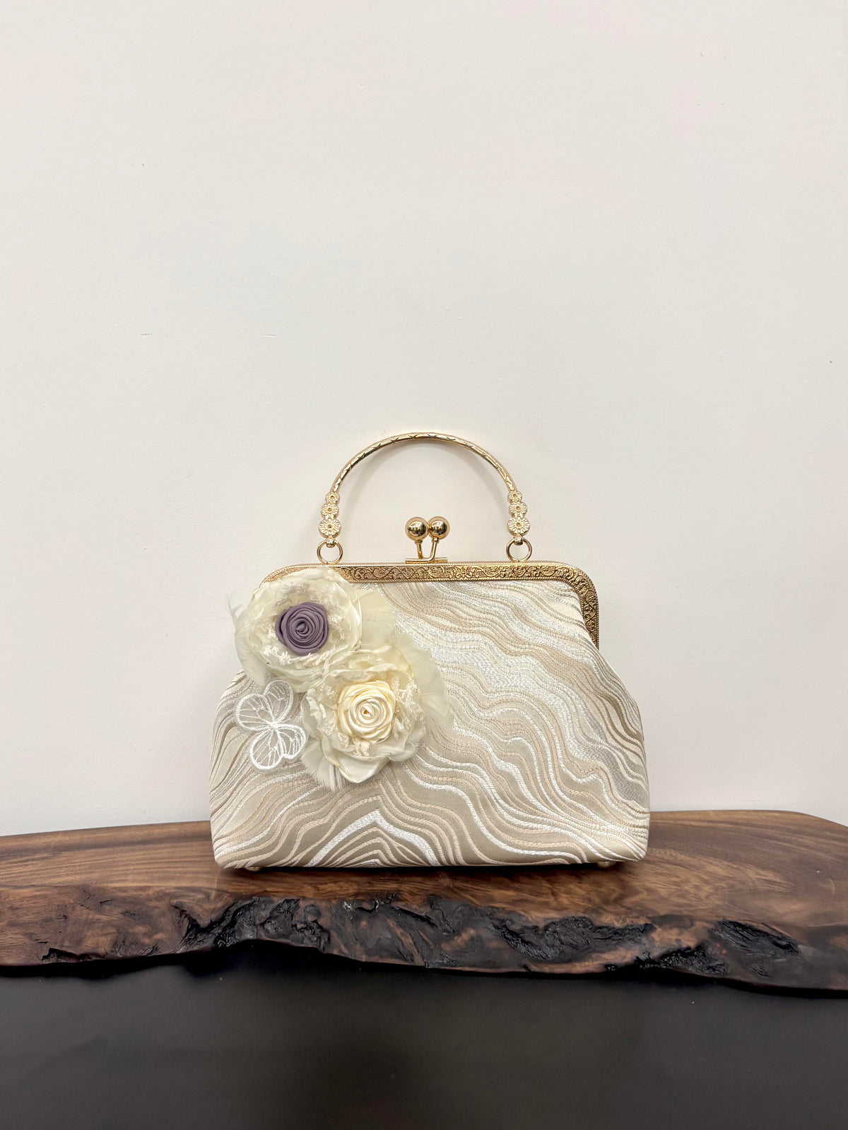 White Lace Rose Kiss-Lock Bag