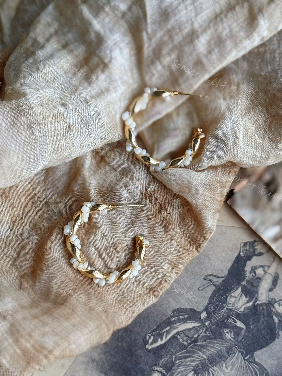 Echo Shell Pearl Wire Earrings