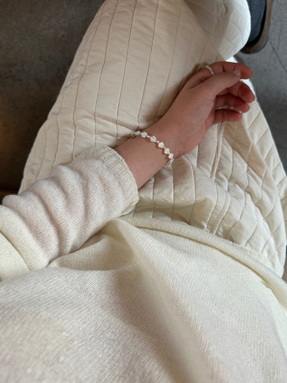 Floating Light Flower Shell Bead Bracelet