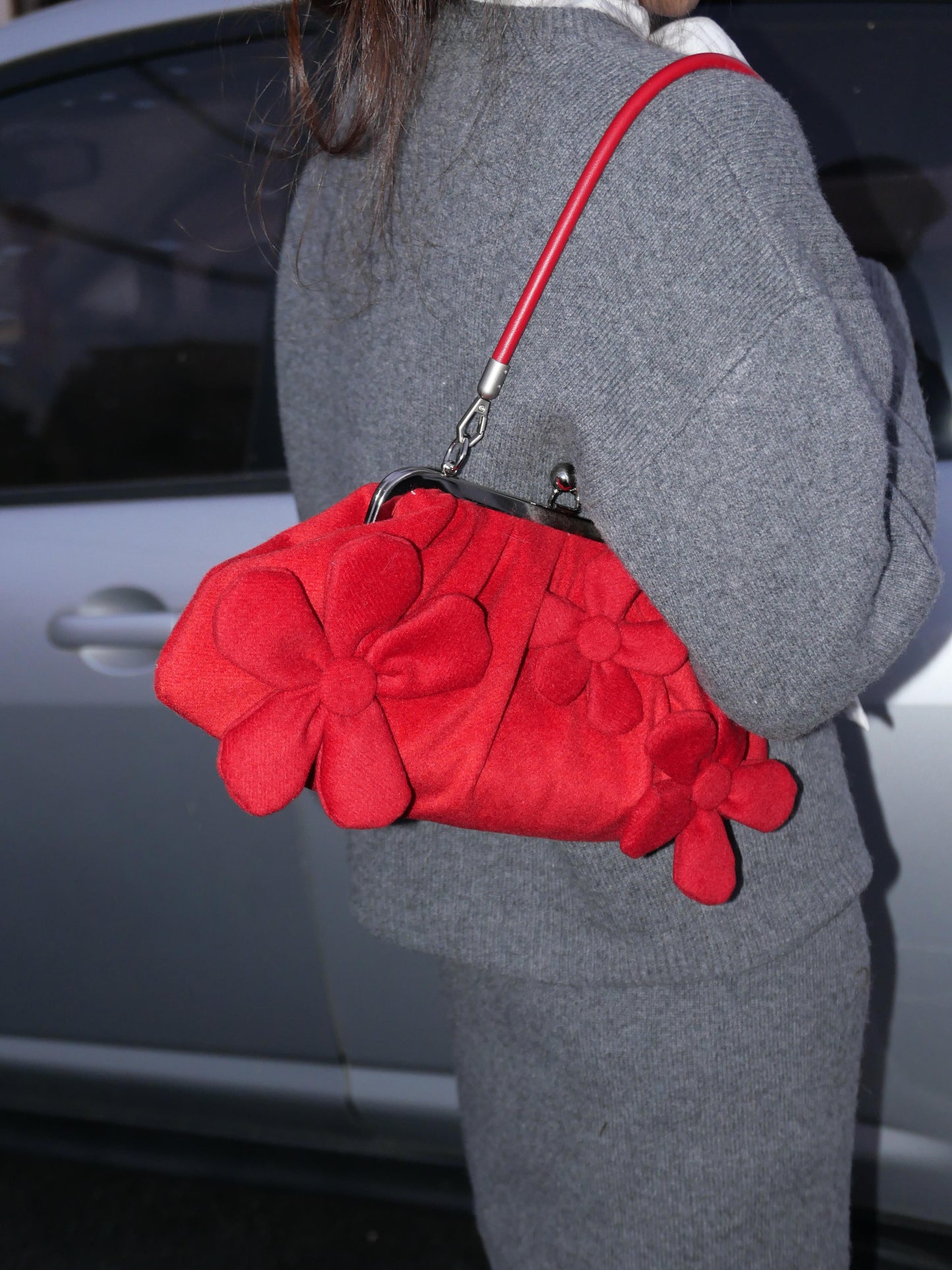 Floral Appliqué Kiss Lock Shoulder Bag