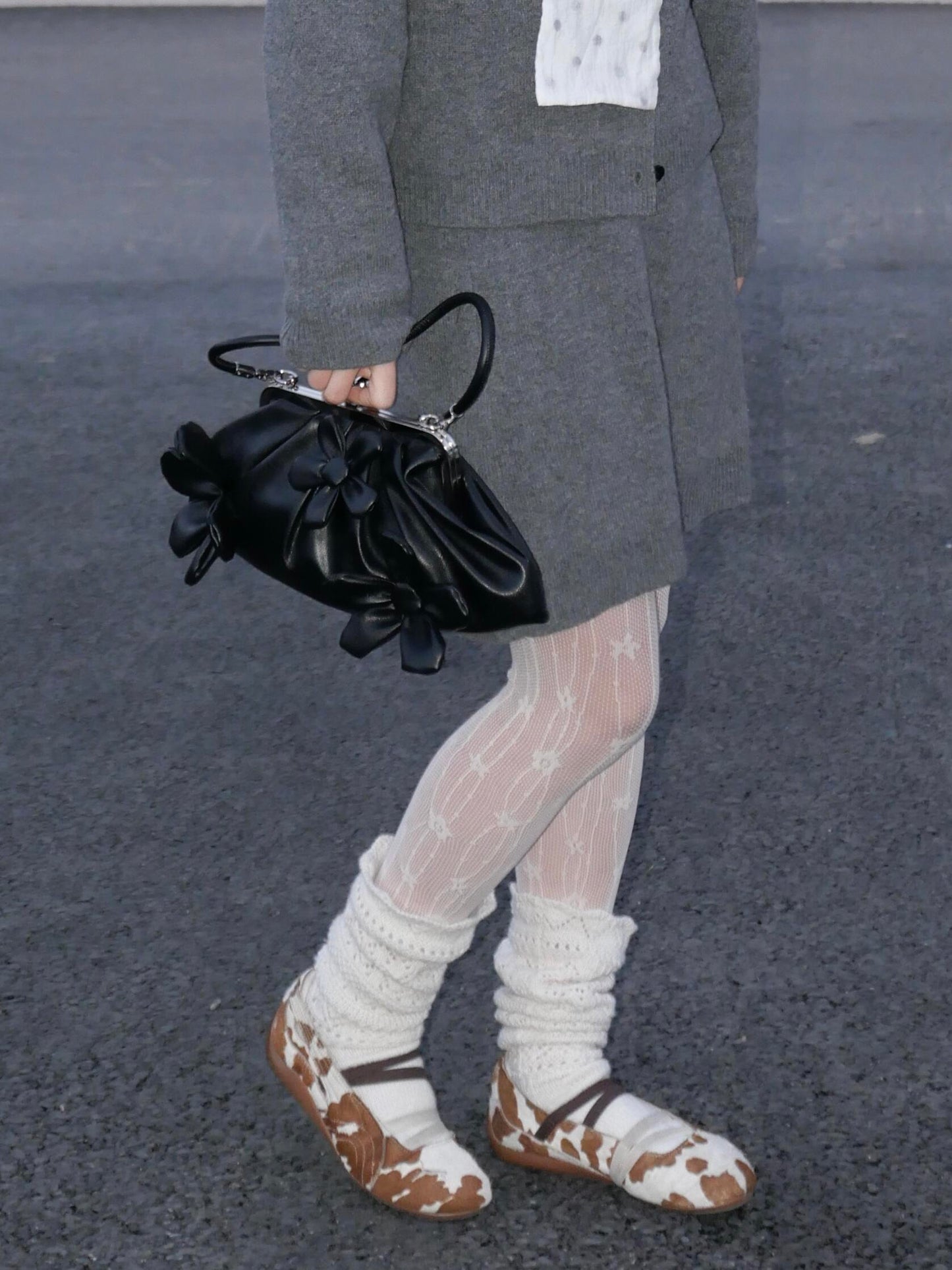 Floral Appliqué Kiss Lock Shoulder Bag