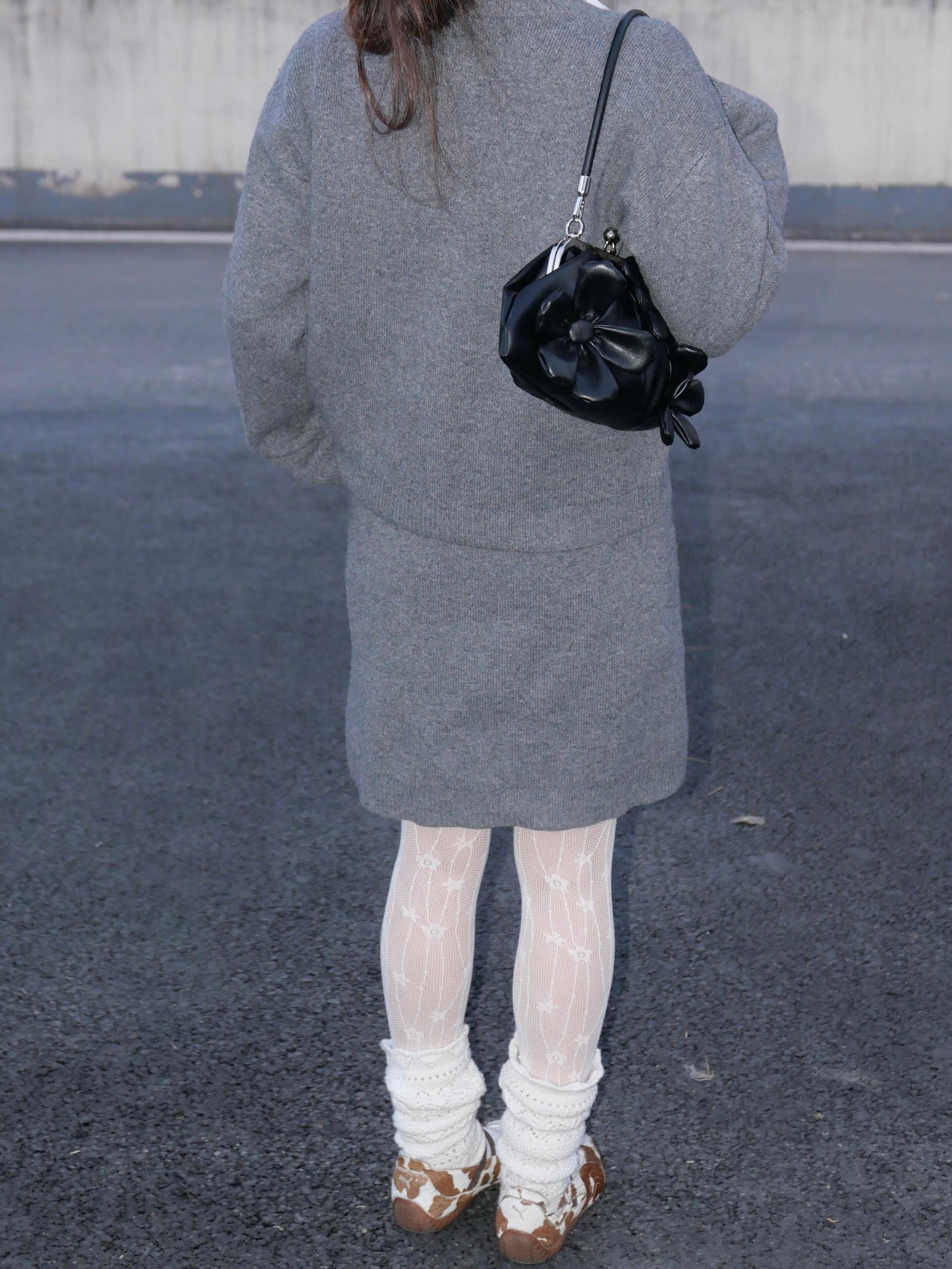 Floral Appliqué Kiss Lock Shoulder Bag