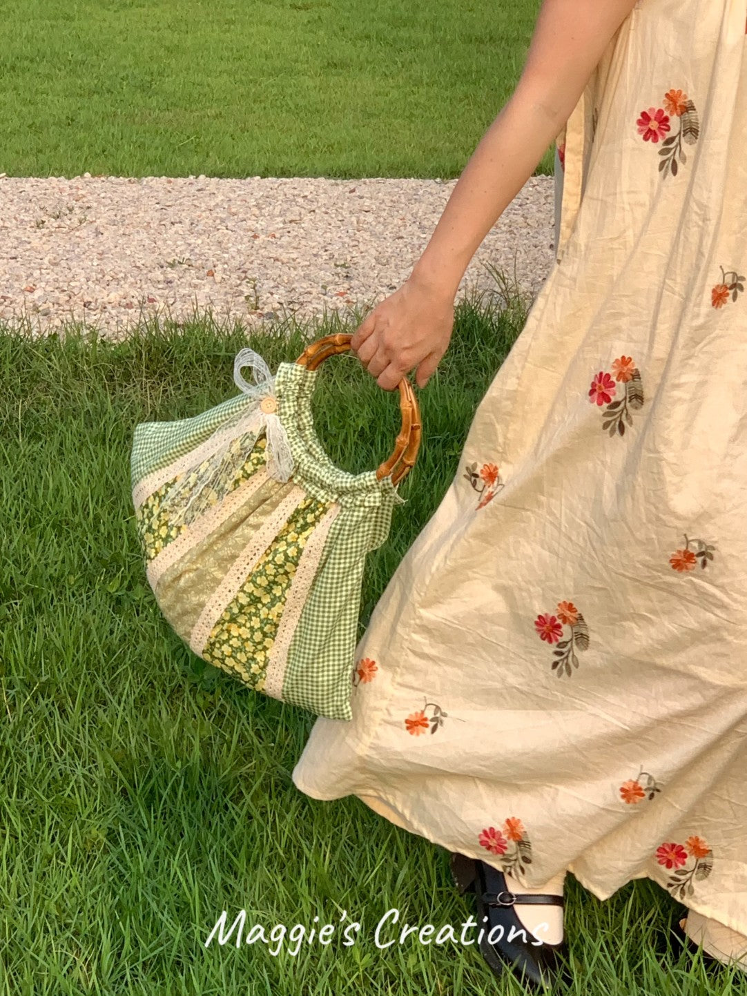 Floral Printed Lace Forest Bamboo Handle Handbag
