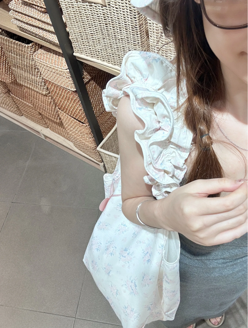 Floral Ruffles Vacation Bucket Bag