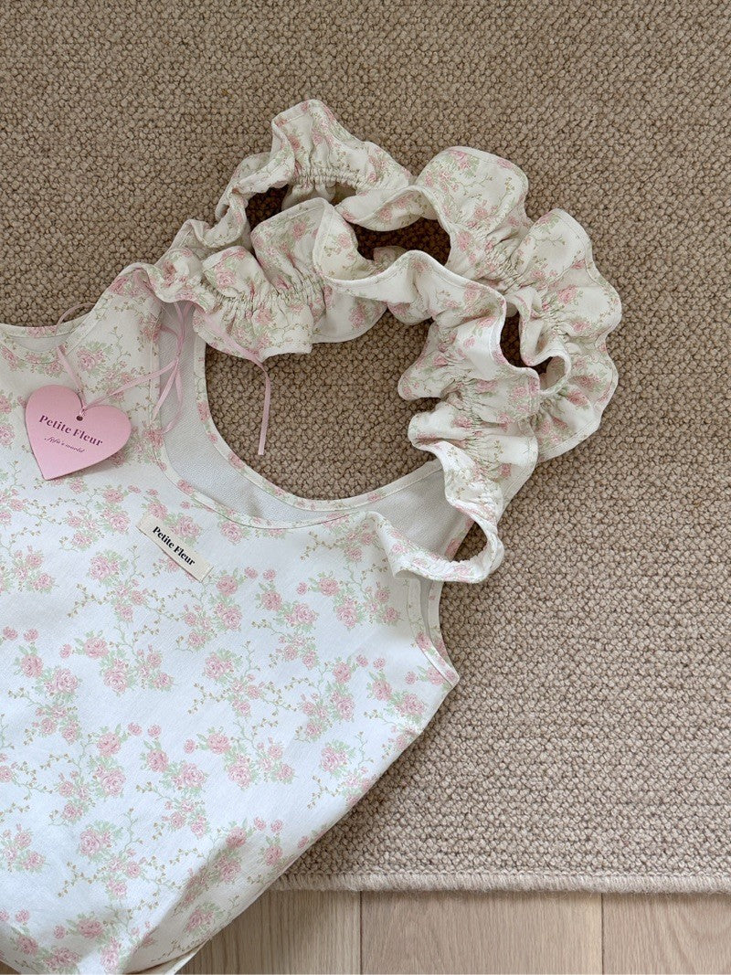 Floral Ruffles Vacation Bucket Bag