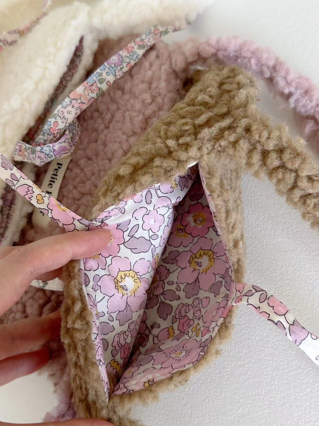 Floral Sherpa Heart Crossbody Bag | Bag | Three Fleas