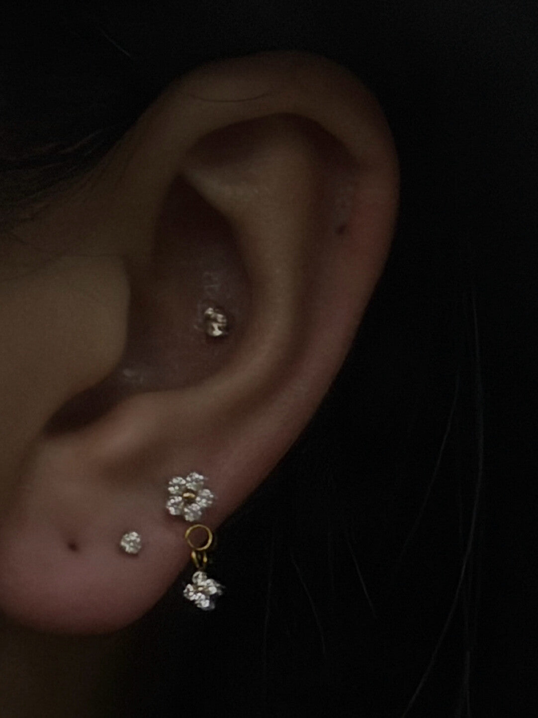 Flower Threaded Screw Flat Black Earring