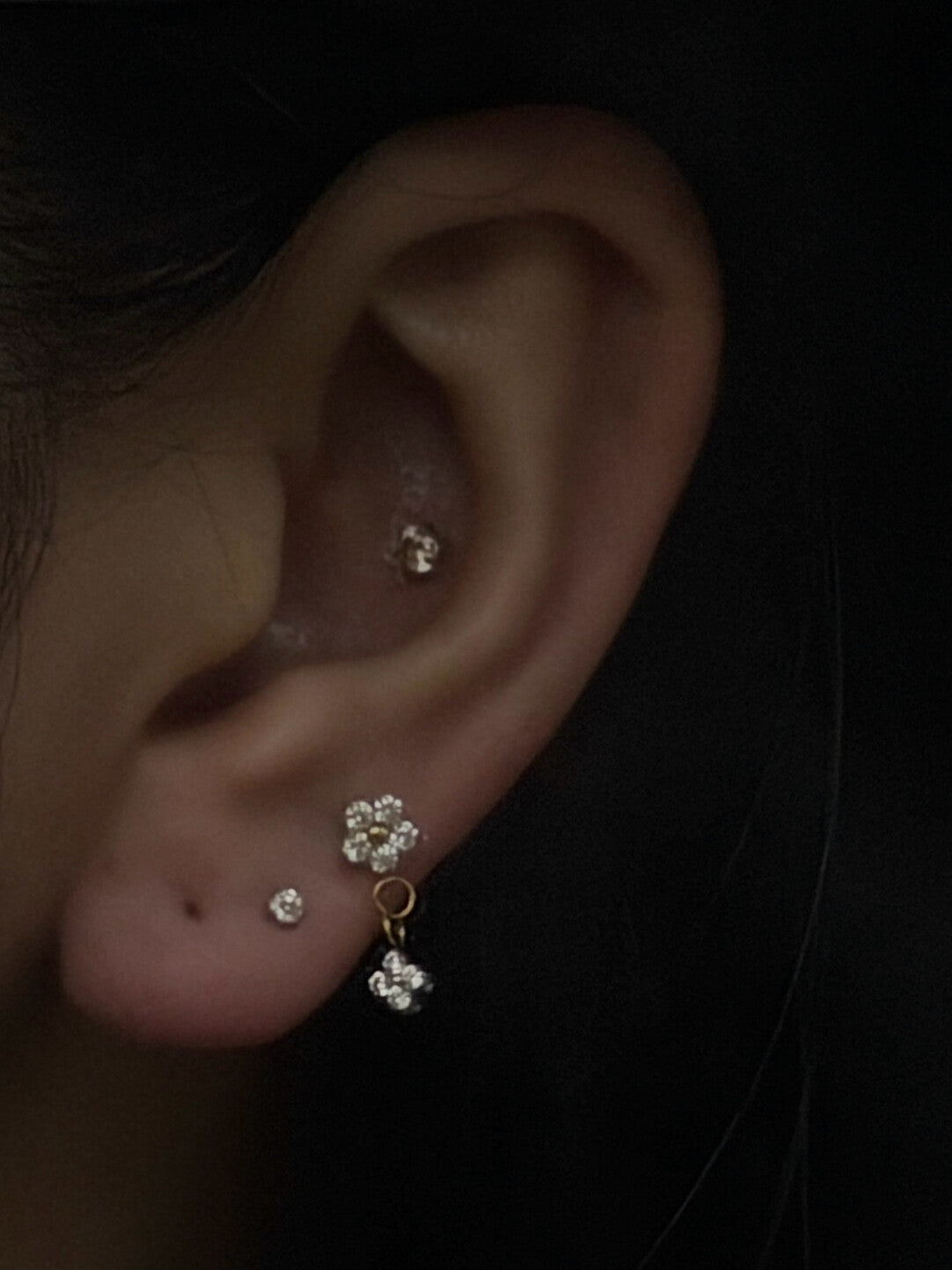 Flower Threaded Screw Flat Black Earring