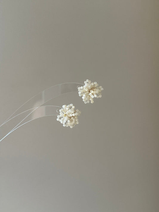 Gentle Small Flower Nacre Earrings