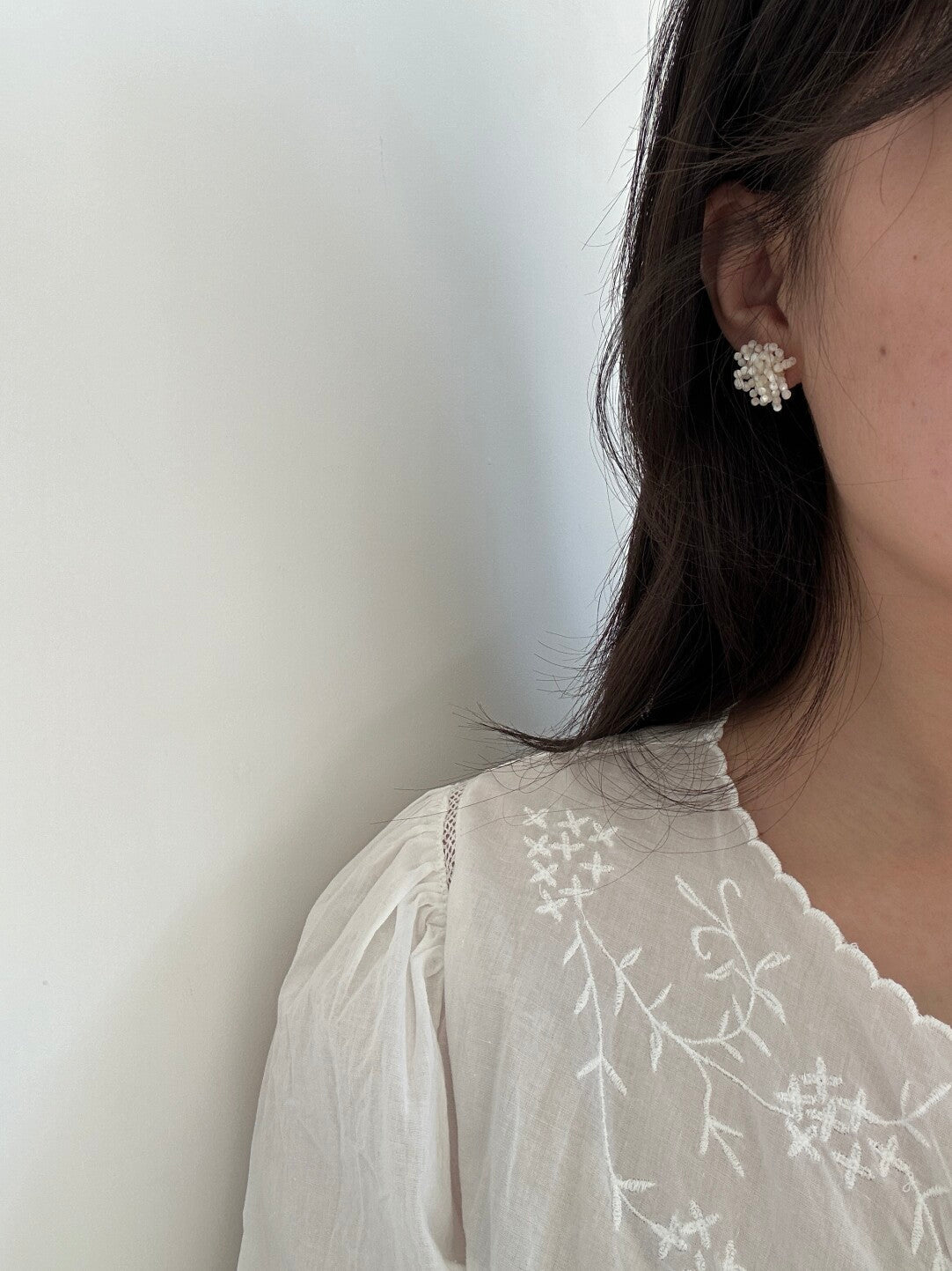 Gentle Small Flower Nacre Earrings