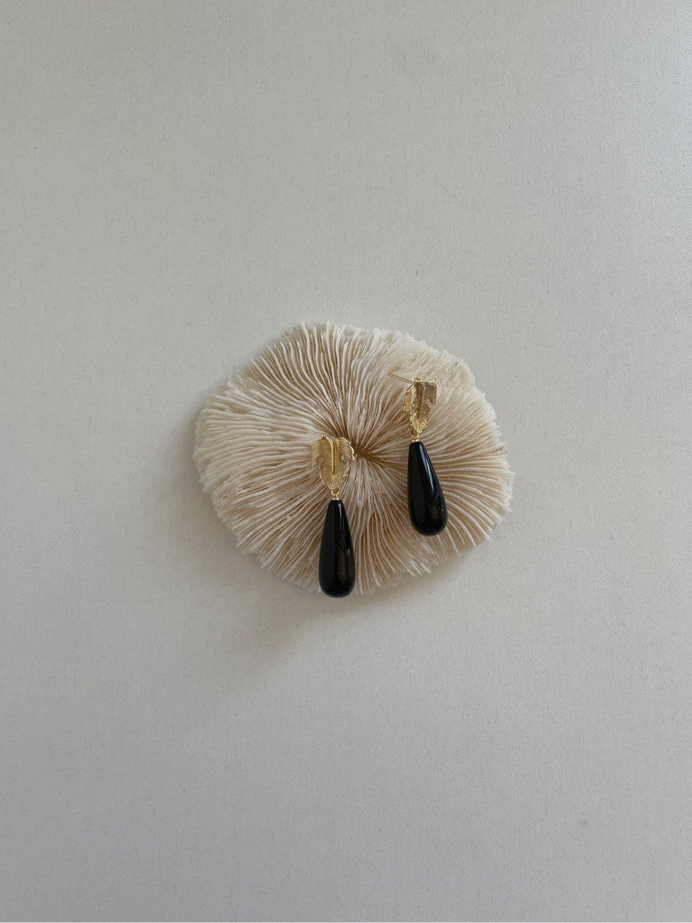 Golden Maple Black Agate Drop Earrings