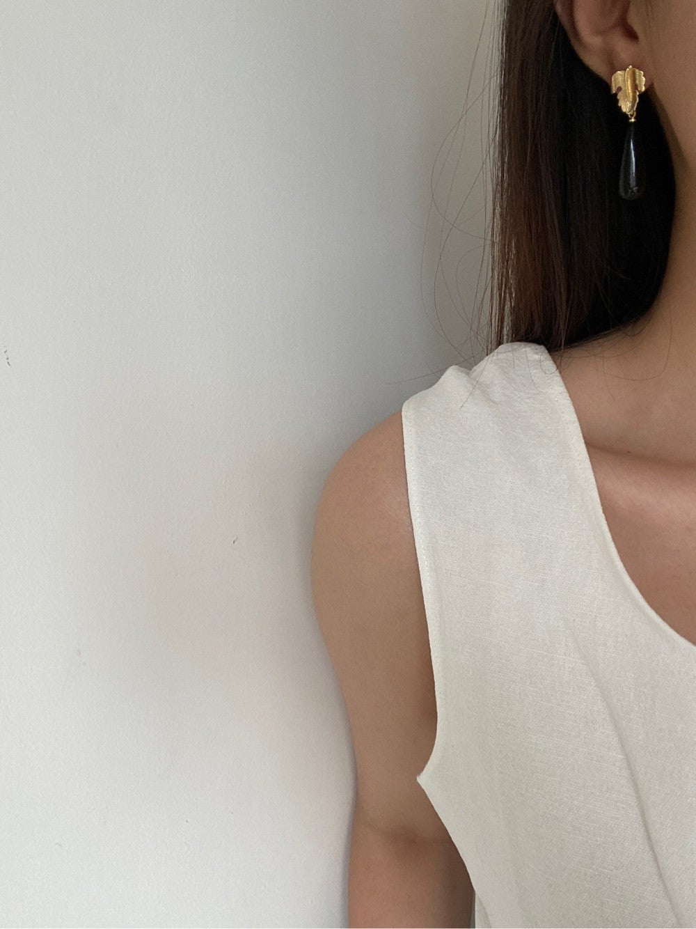 Golden Maple Black Agate Drop Earrings