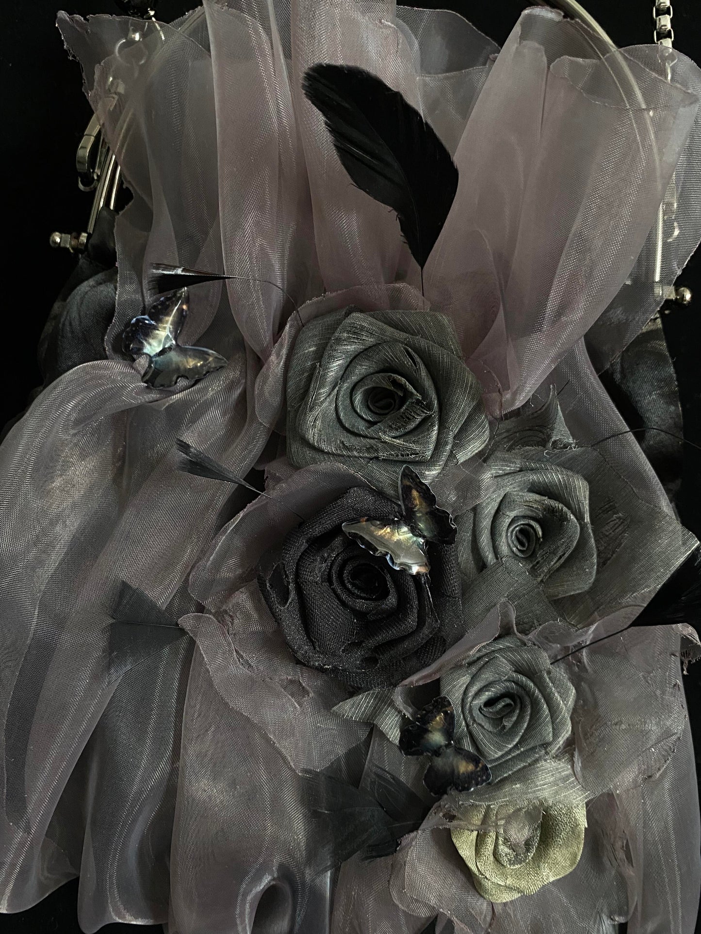 Gothic Rose Feather Kiss-Lock Chain Bag