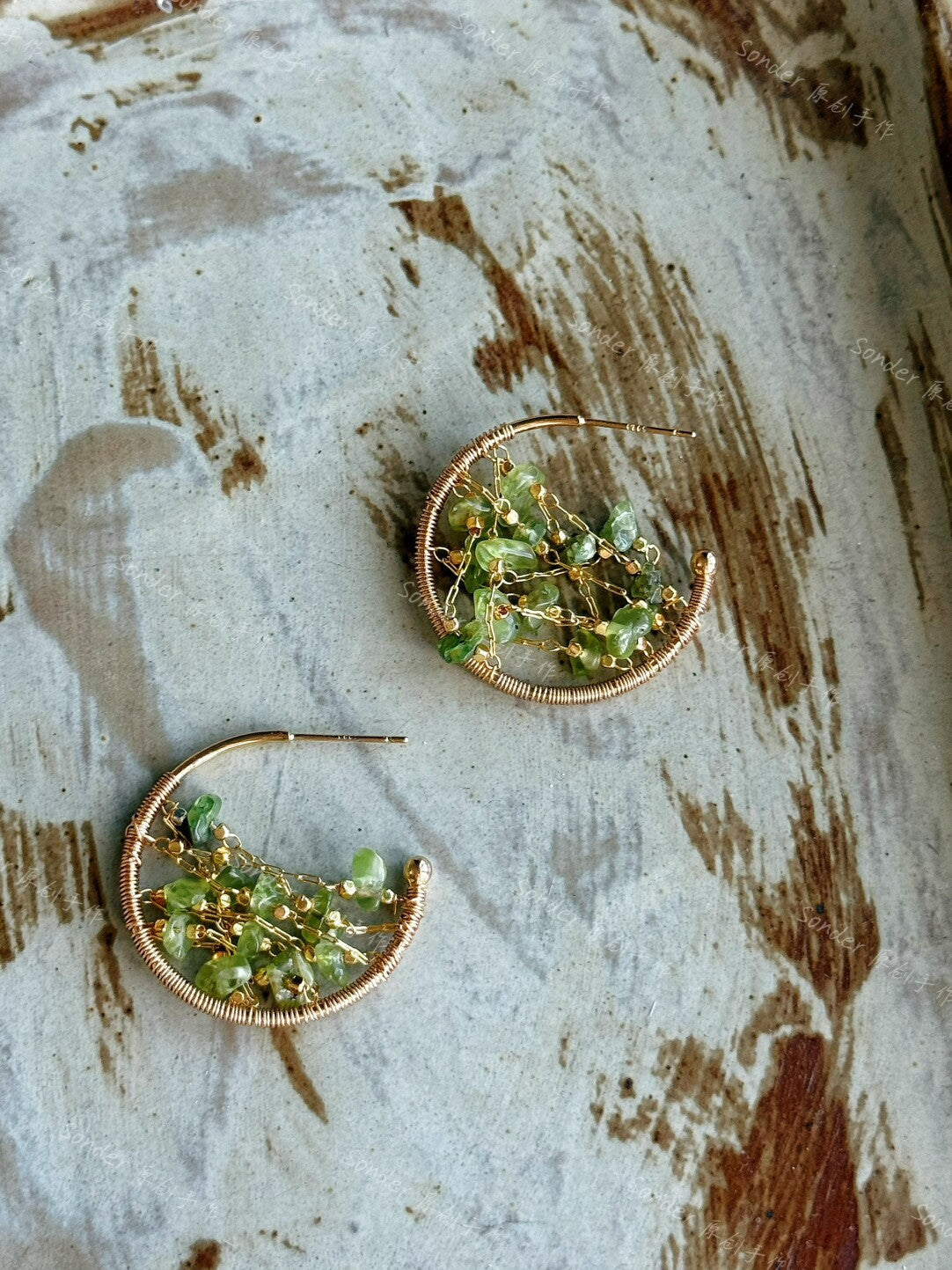 Green Quartz Irregular Winding Earrings