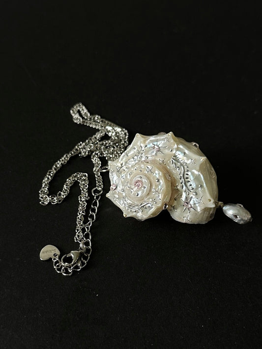 Handmade Starry Conch Necklace