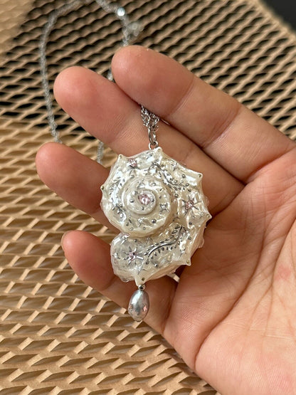 Handmade Starry Conch Necklace