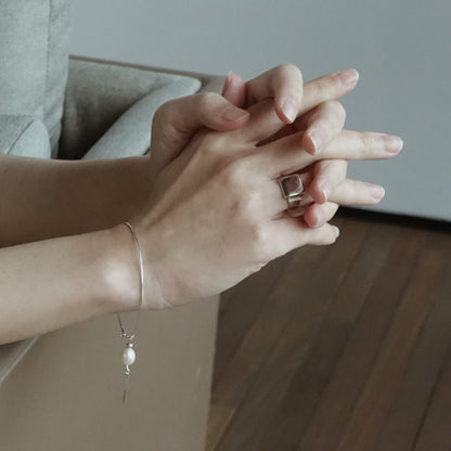 Less is More Pearl Bracelet