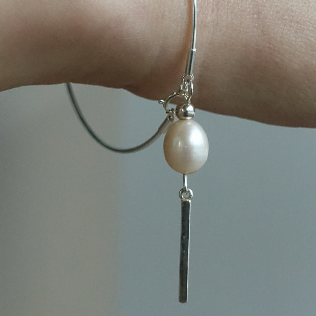 Less is More Pearl Bracelet