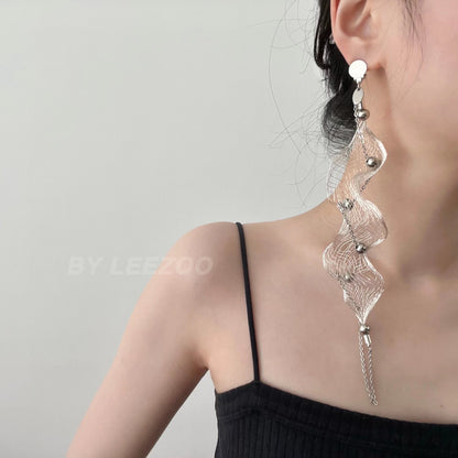 Metal Wire Woven Wave Long Earring