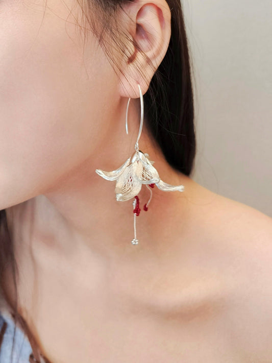 Metal Woven Lily Earrings