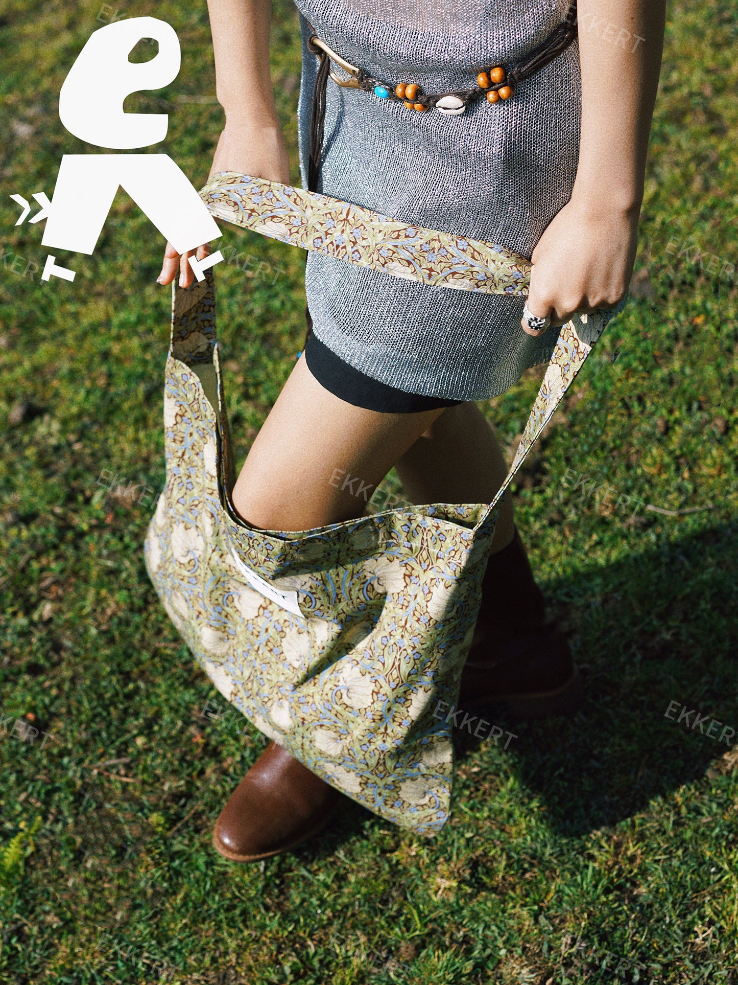 Midnight Bouquet: Artisanal Floral Canvas Crossbody Bag