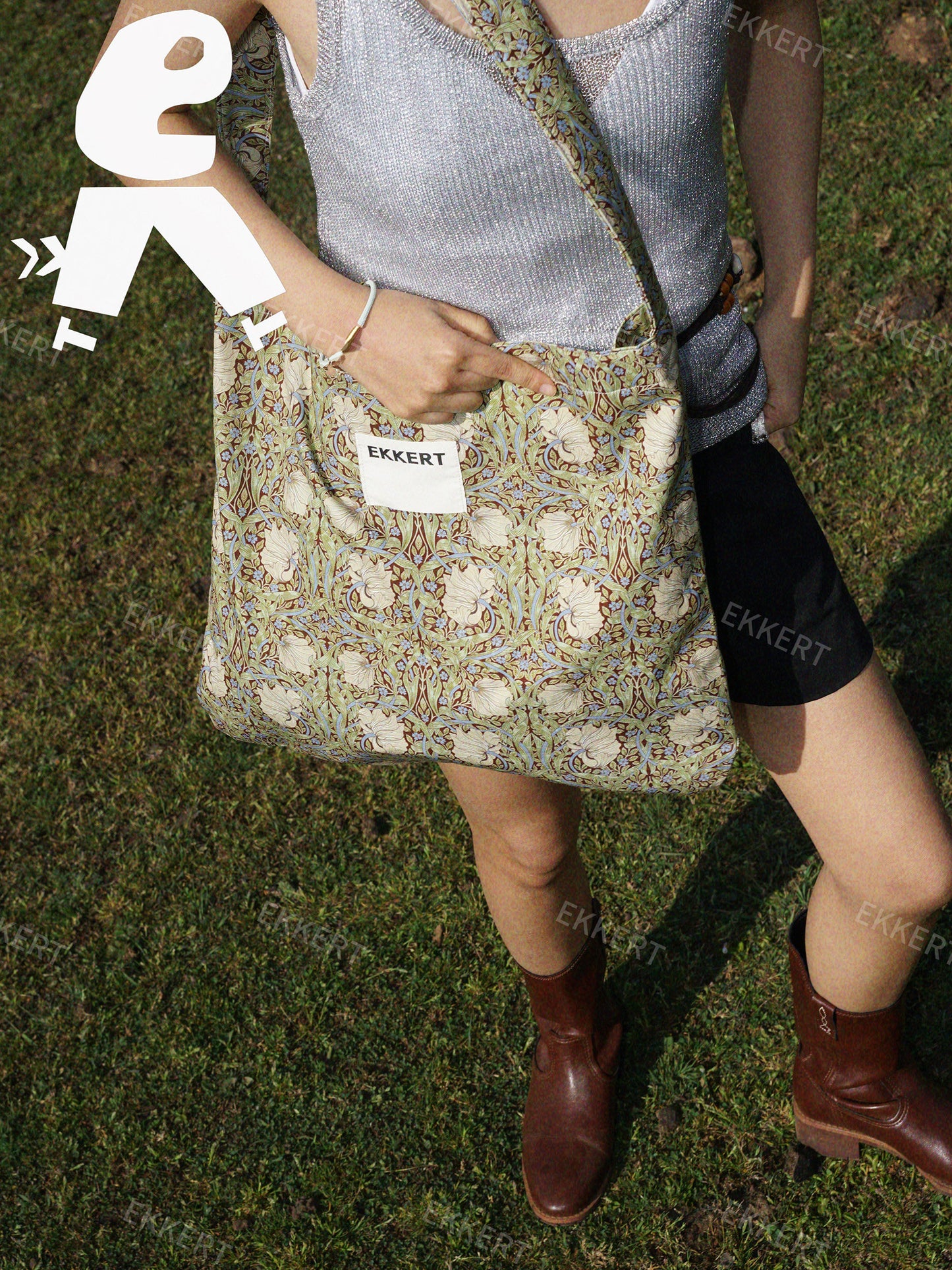 Midnight Bouquet: Artisanal Floral Canvas Crossbody Bag