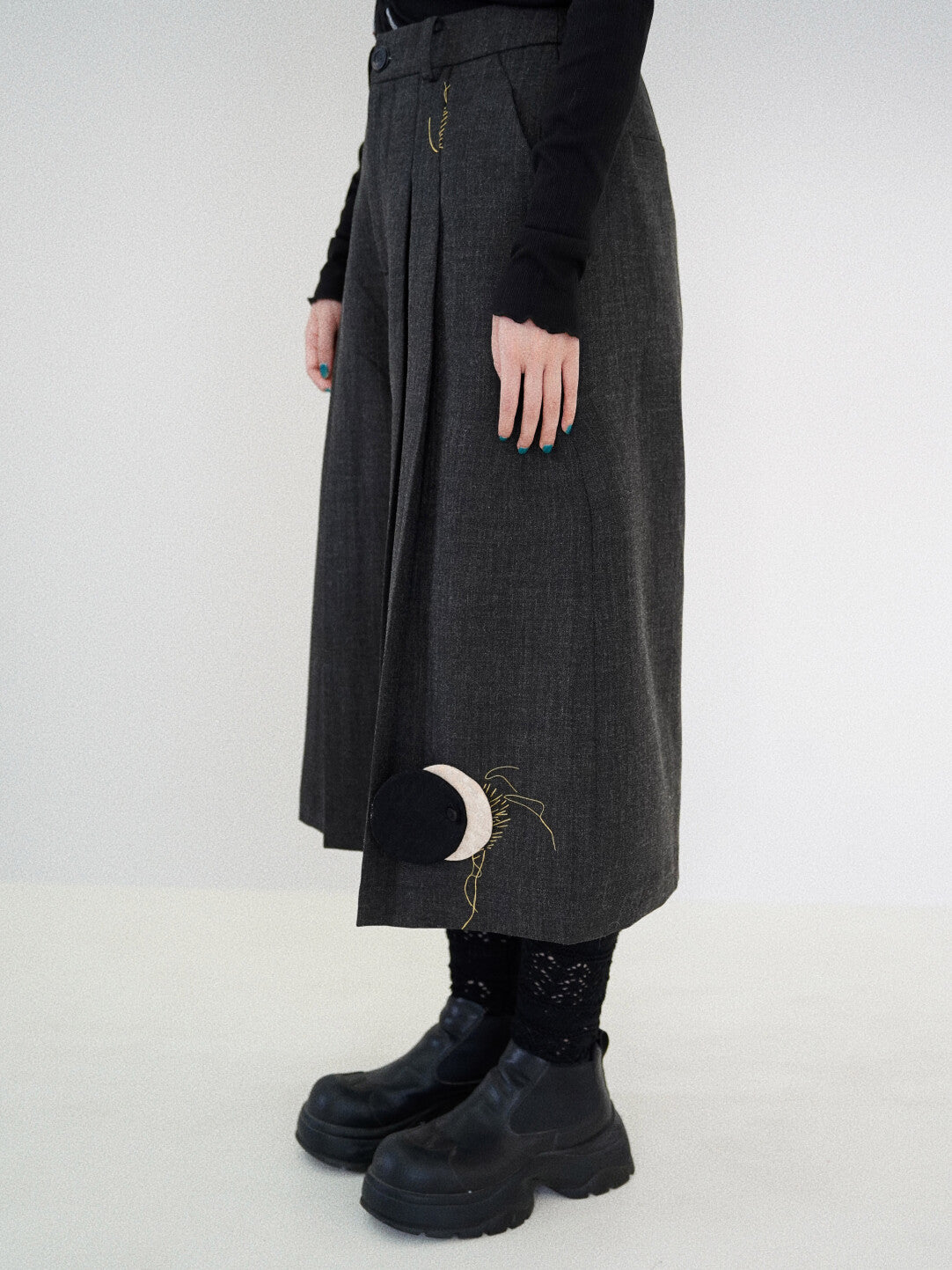 Moonshadow Creative Wool Cropped Pants