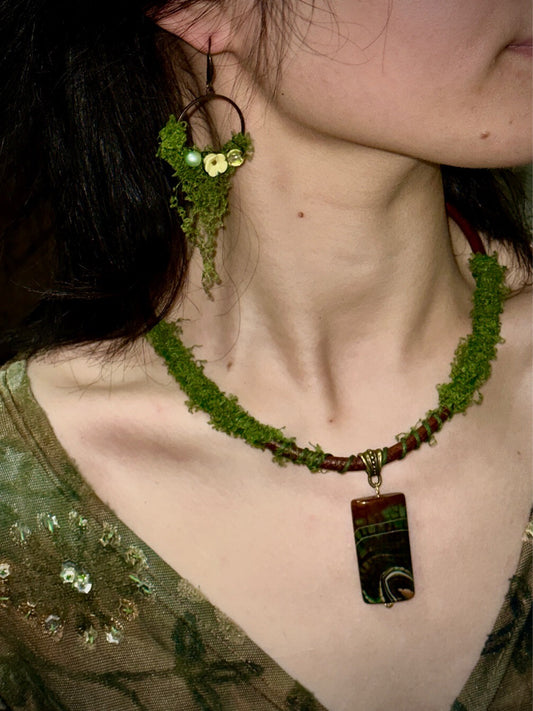 Moss Wanderer Necklace