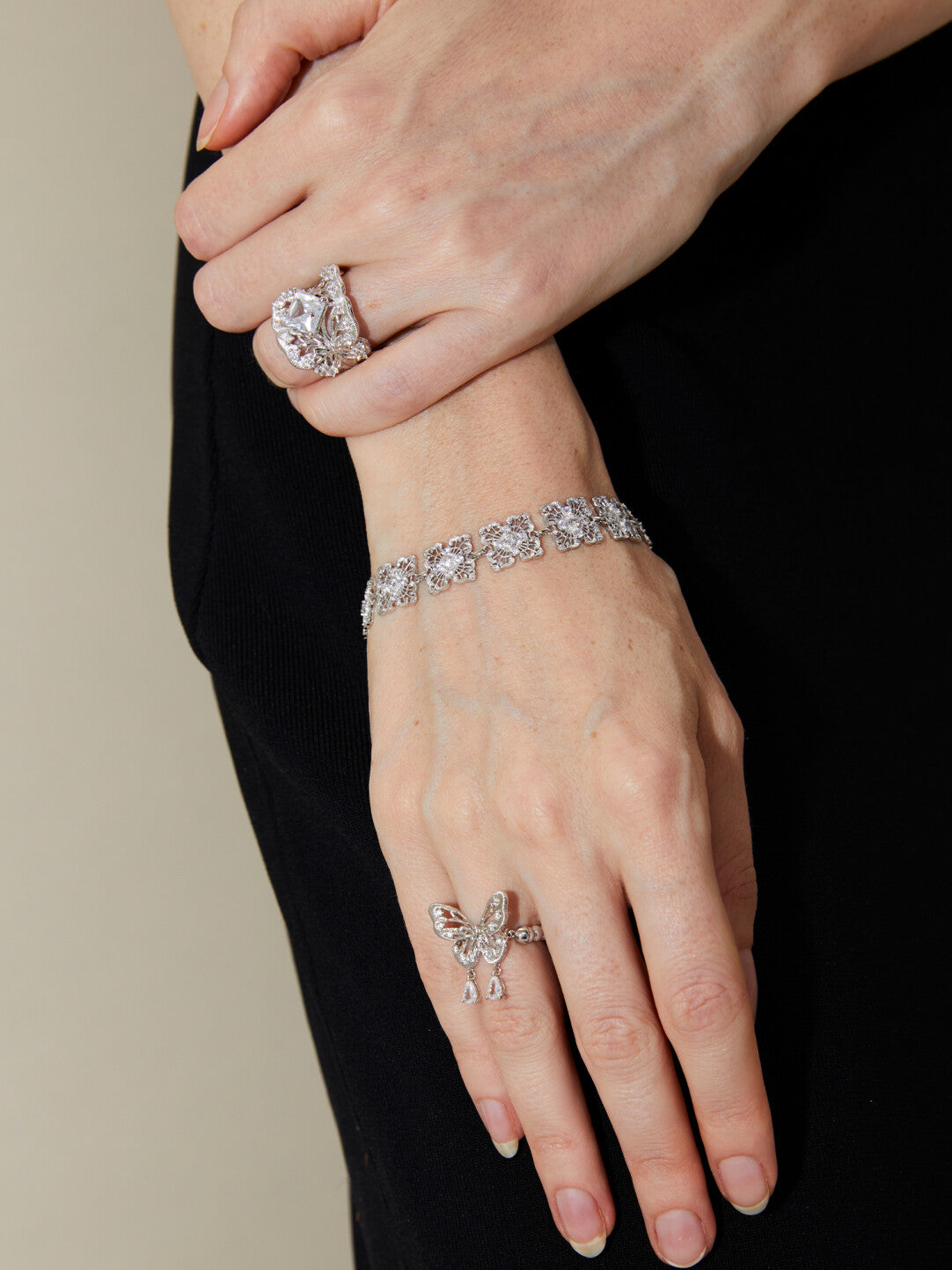 Mouhoodland Lace Cross Flower Bracelet