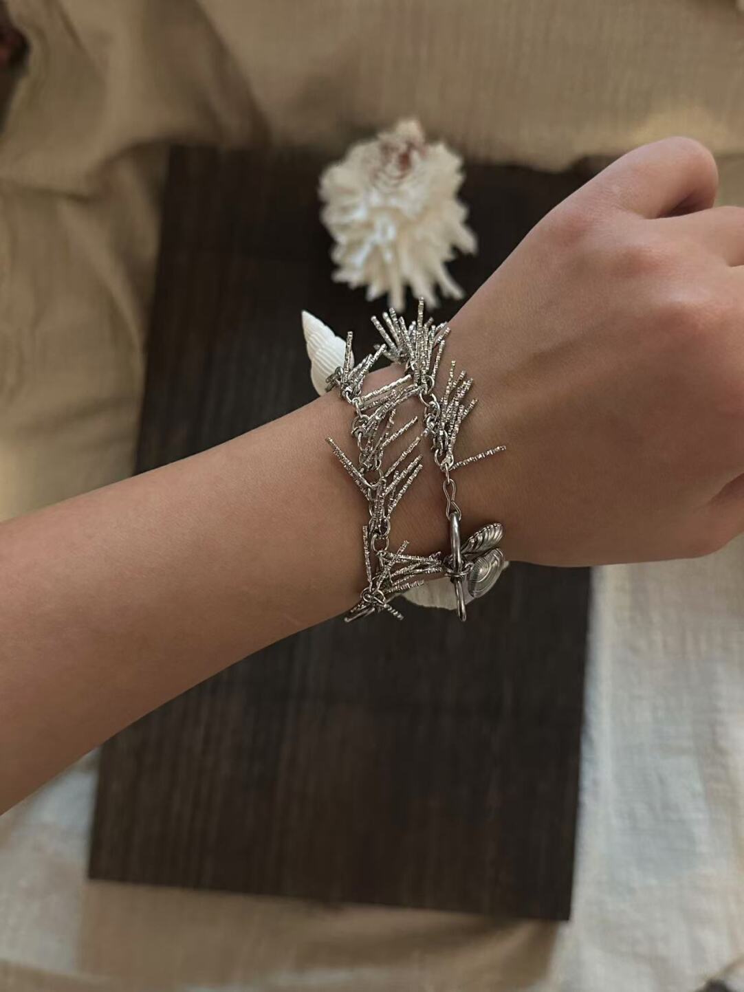 Mousse Cake Conch Pendant Bracelet