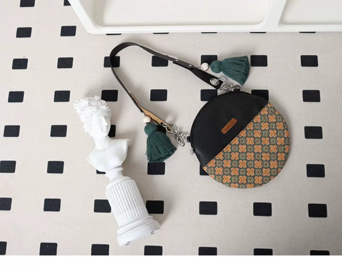 Vintage Floral Round Crossbody Bag |  | Three Fleas