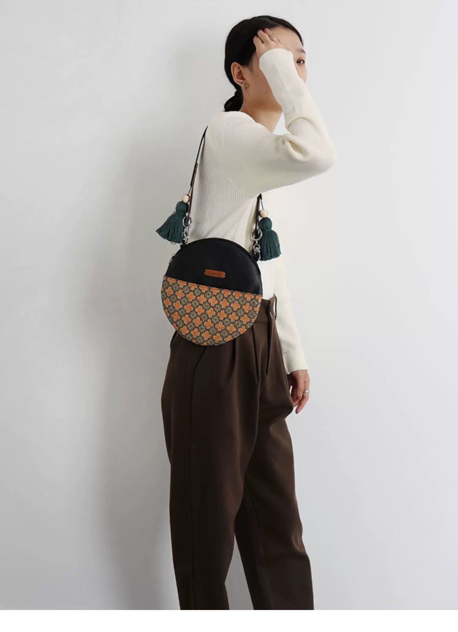 Vintage Floral Round Crossbody Bag |  | Three Fleas
