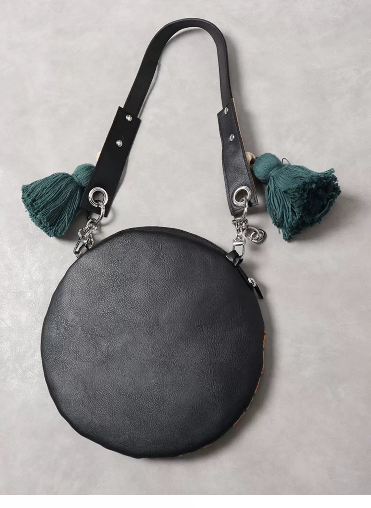 Vintage Floral Round Crossbody Bag |  | Three Fleas