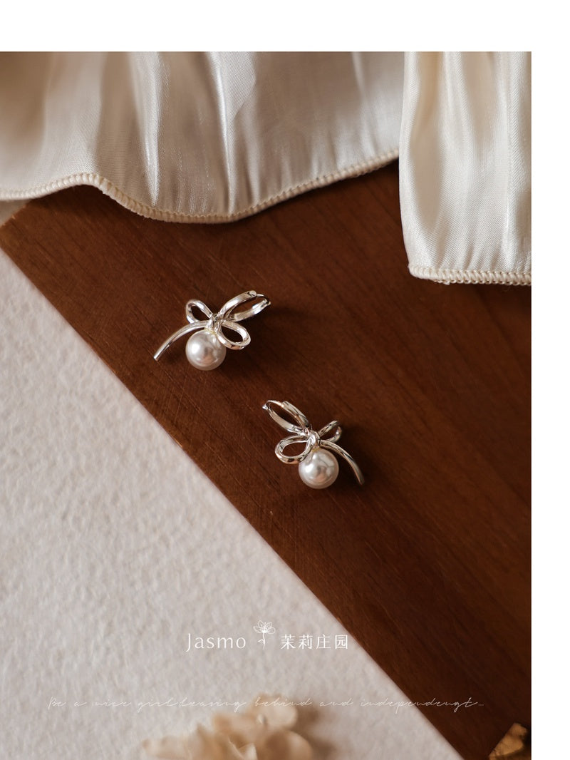 Pearl Black Onyx Bow Earrings