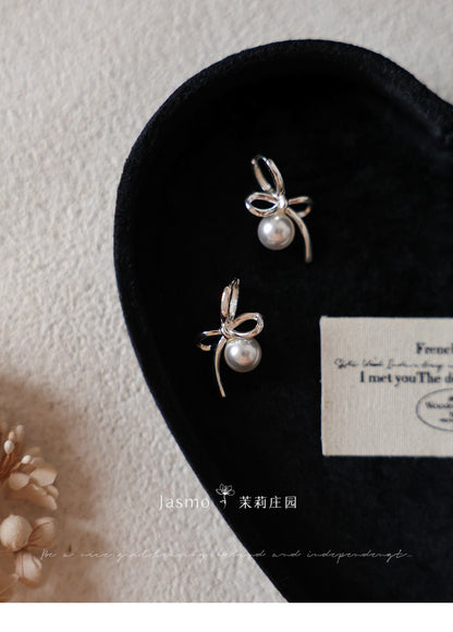 Pearl Black Onyx Bow Earrings