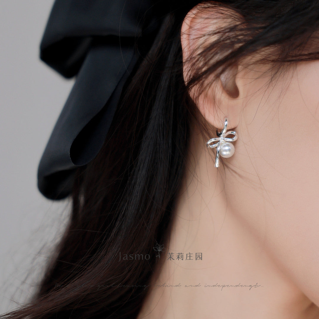 Pearl Black Onyx Bow Earrings