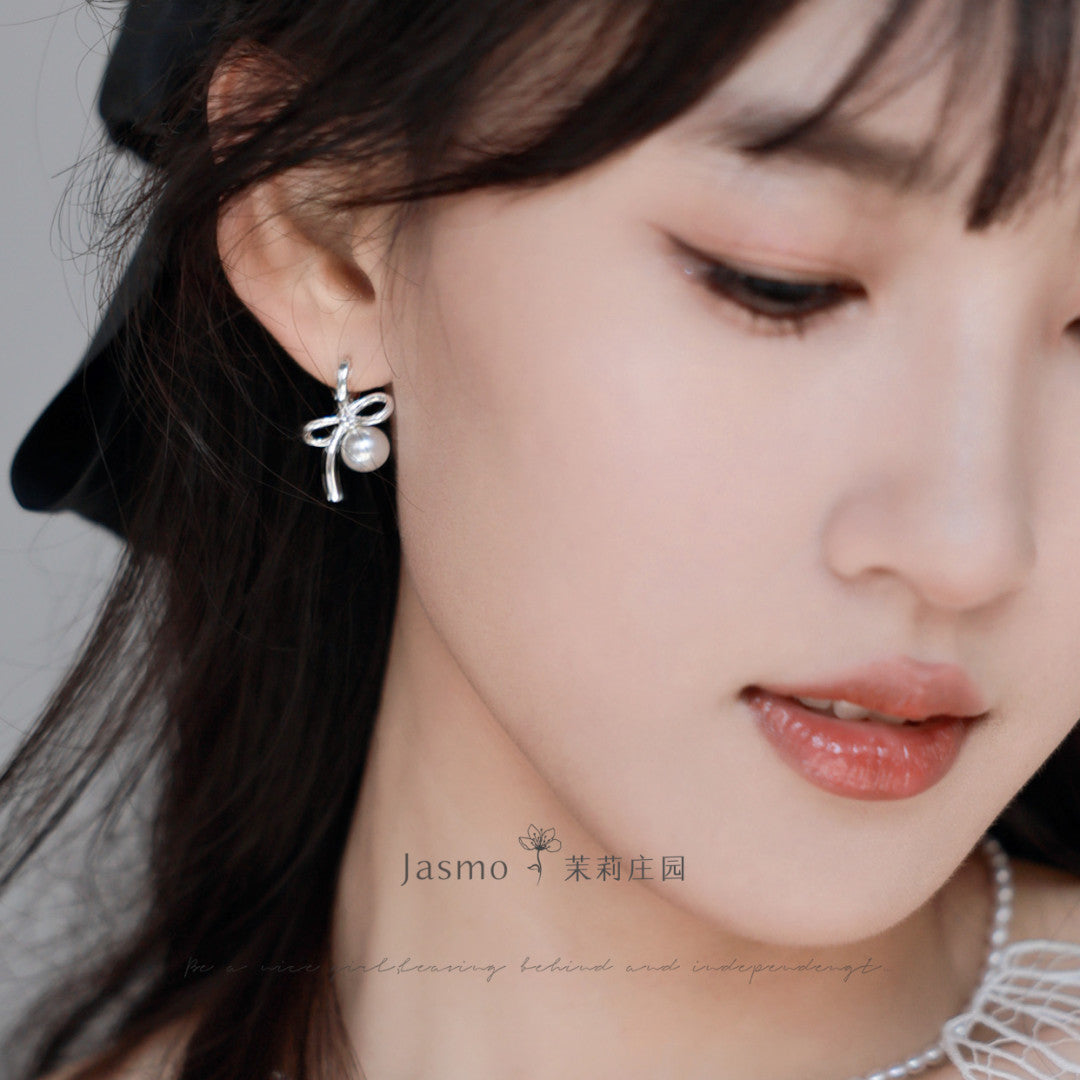 Pearl Black Onyx Bow Earrings