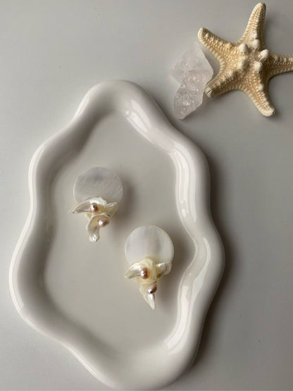 Shell Pearl Earrings