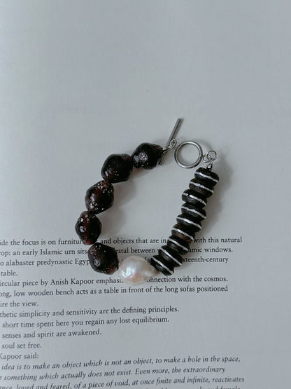 Pharpha Vintage Glass Ebony Pearl Bracelet