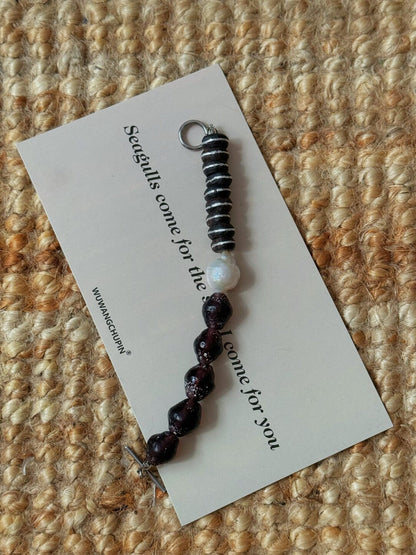 Pharpha Vintage Glass Ebony Pearl Bracelet