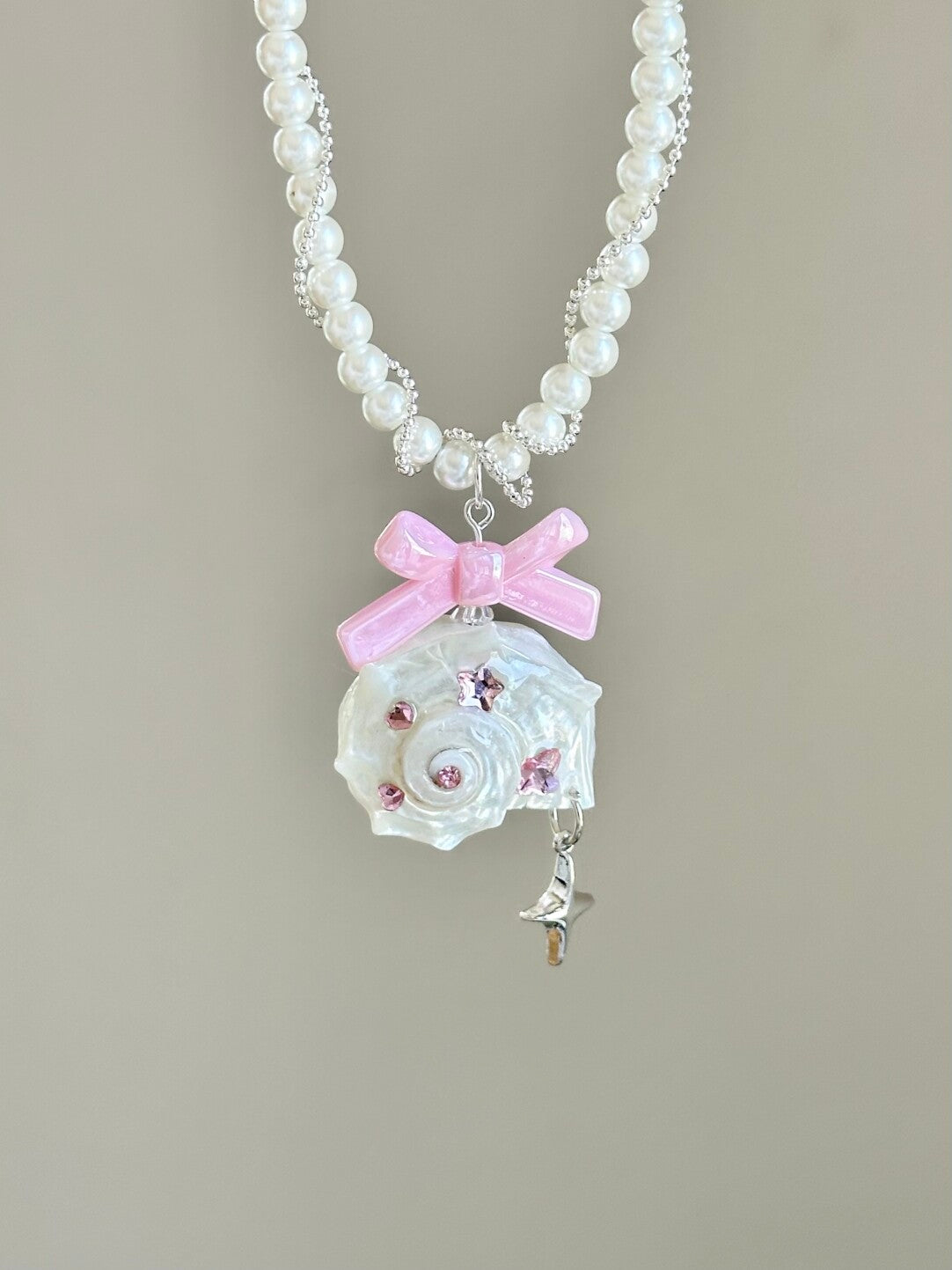 Pink Bow Conch Pearl Necklace