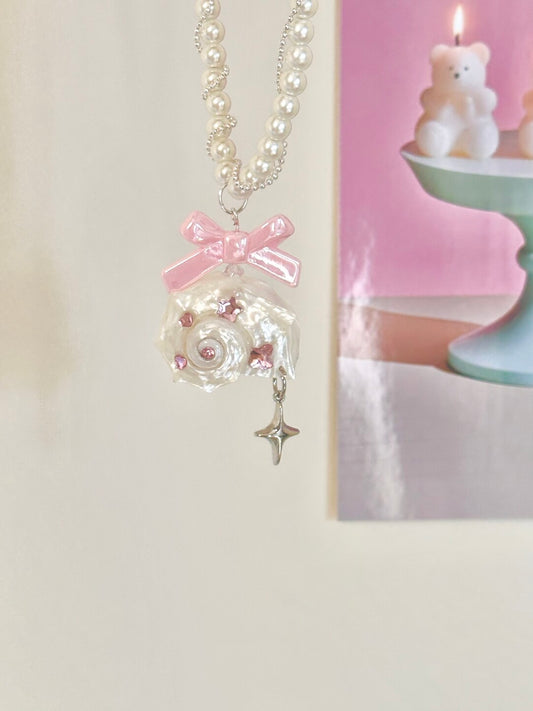 Pink Bow Conch Pearl Necklace