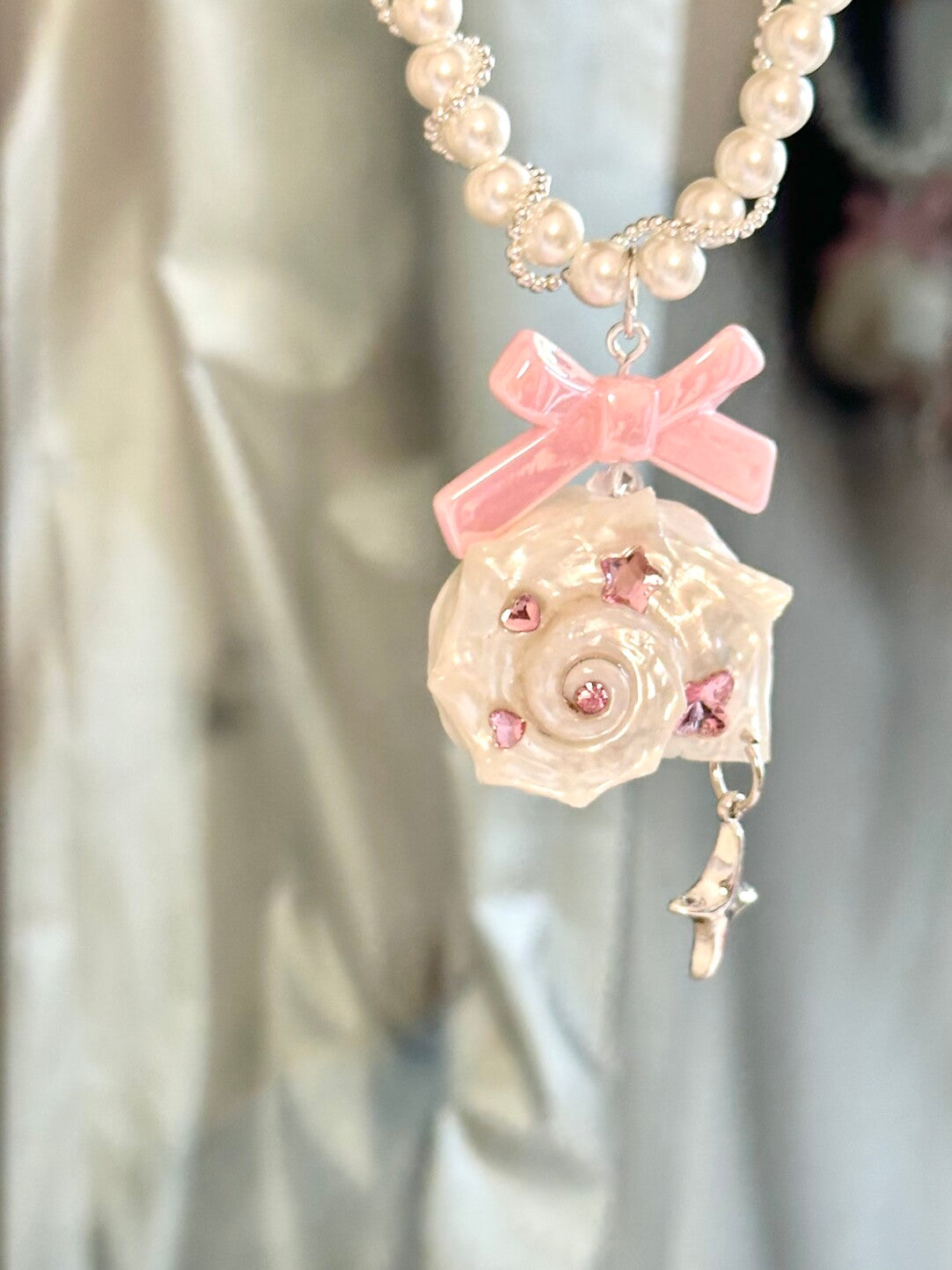 Pink Bow Conch Pearl Necklace
