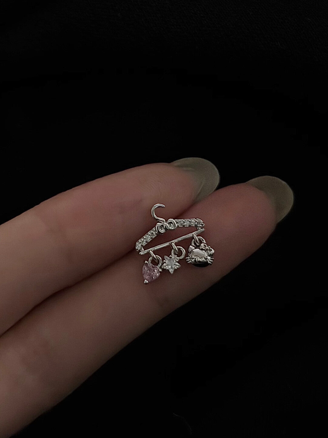 Pink Heart Hanger Threaded Screw Flat Black Earring