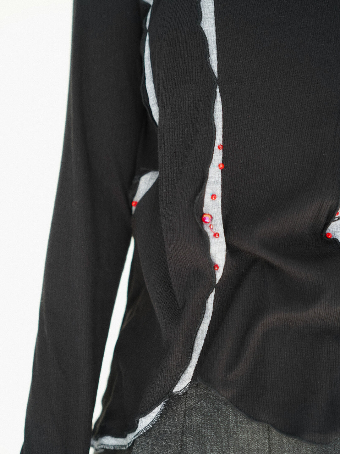 Red Bead Decor Black Knit Pullover