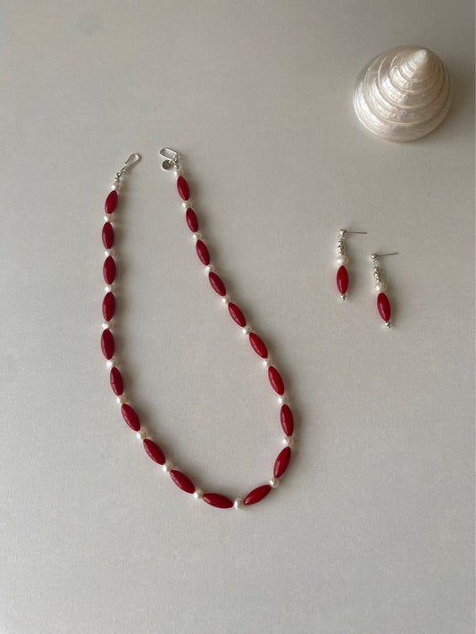 Red Beaded Pearl Necklace